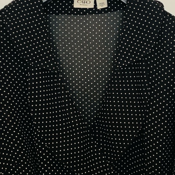 Elegant Polka Dot blouse size XL - Picture 3 of 4